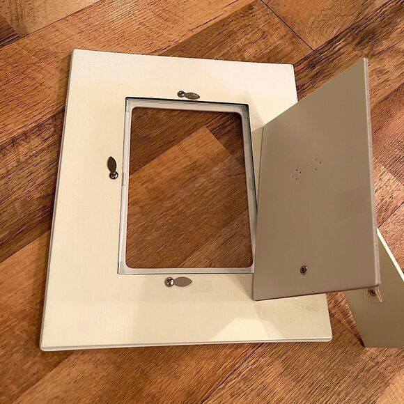 Lenox Butterfly Meadow Ceramic 5x7? Floral Picture Frame - Collectible Pattern - Picture 11 of 16